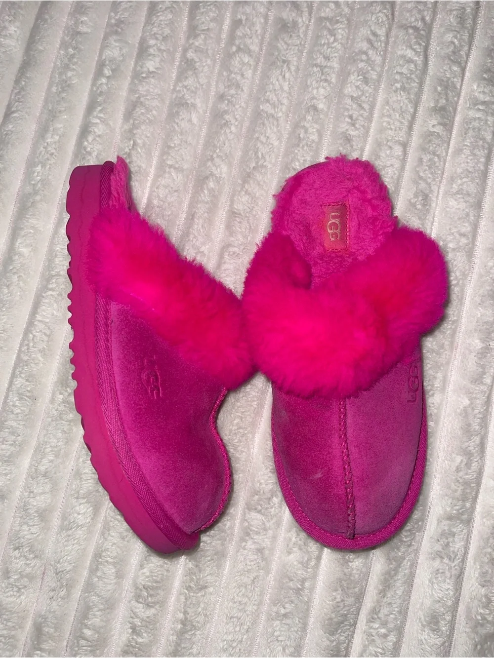 UGG Cozy II Slipper | Size 3 Girls